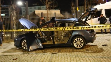 Muş’ta park halindeki araçta patlama: 1 yaralı