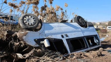 Diyarbakır’da öğrencileri taşıyan minibüs takla attı: 4’ü çocuk, 9 yaralı