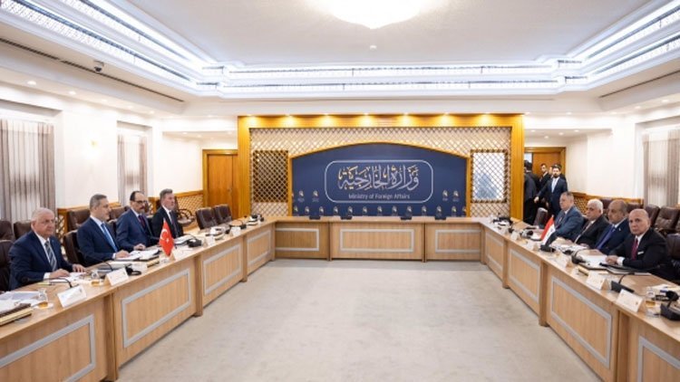 Türk heyet Bağdat'ta: Güvenlik toplantısı düzenlendi