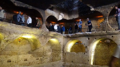 Kuzey Kürdistan'daki 1400 yıllık galeri mezar ilk defa ziyaretçilere açıldı